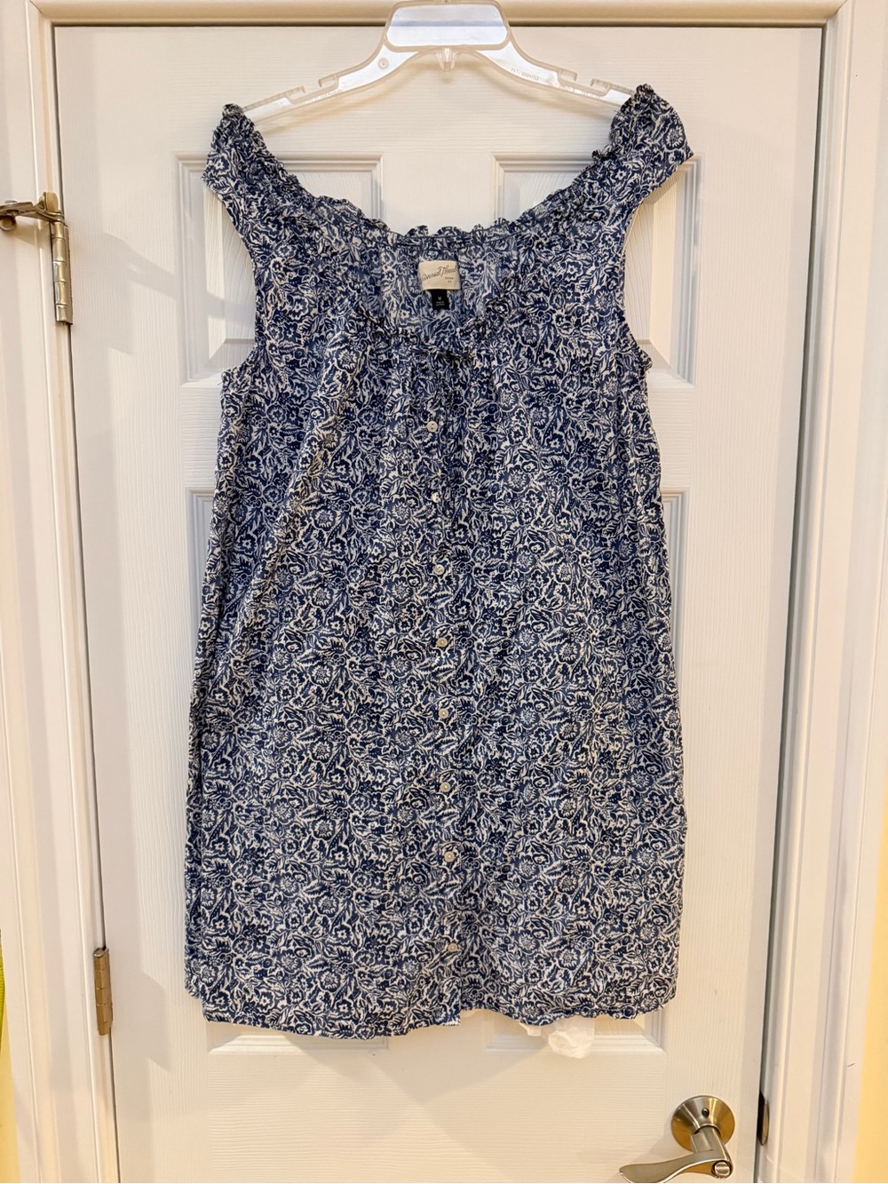 Ladies Size Medium "Universal Thread" Blue Floral Smocked Sundress GUC